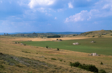 Obraz premium Plateau du Larzac, Causse Larzac, Parc naturel régional des Grands Causses, 12, Aveyron, France