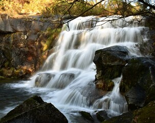 Fototapeta premium Cascada del río Fonte Uceira en Fornelos de Montes, Galicia