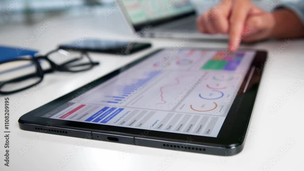 Poster Innovative Data Analyst Maximizing Business Performance Through Data Analytics