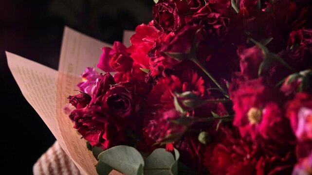 A little paradise in bloom.
A combined bouquet of different types of flowers in close-up, beautiful flowers in a gift bouquet. A beautiful bouquet of flowers in red shades.
01.11.2024