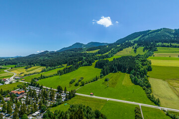 Ausblick auf das Allg&auml;uer Seenland rund um den Gr&uuml;ntensee bei Wertach