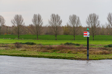 Auf der Waal bei Nijmegen
