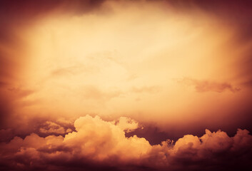 Obraz premium Vignetting Dramatic Storm Clouds Background