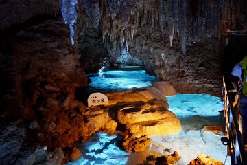 沖縄にある綺麗な鍾乳洞