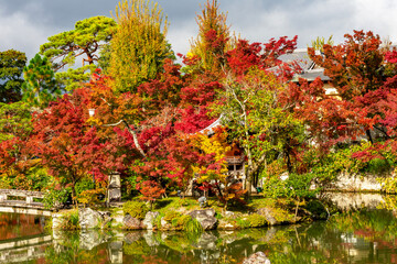 Obraz premium Eikando temple gardens in autumn, Kyoto, Japan