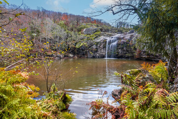 Fototapeta premium Suuctu waterfalls in Mustafakemalpasa, Bursa