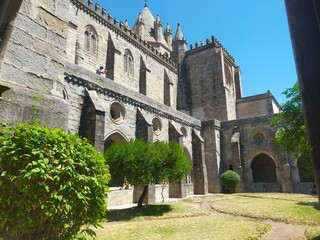 Fototapeta premium Catedral Basílica de Nuestra Señora de la Asunción (en portugués: Basílica Sé Catedral de Nossa Senhora da Assunção) es la catedral de la arquidiócesis de Évora