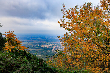 Fototapeta premium Vue automnale sur la plaine du Roussillon