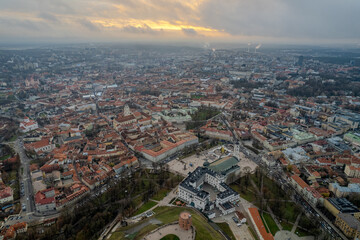 Obraz premium Aerial winter morning sunrise view of Cathedral Square, Vilnius old town, Christmas Tree, Lithuania
