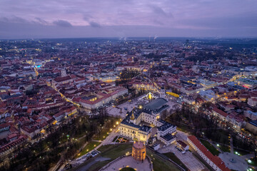 Obraz premium Aerial winter morning sunrise view of Cathedral Square, Vilnius old town, Christmas Tree, Lithuania