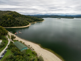 Obraz premium View from a drone of Lake Solina and the surrounding area.