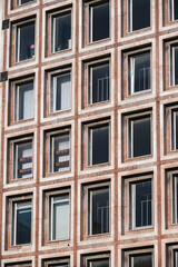 Obraz premium Close-up of windows on a sunlit building