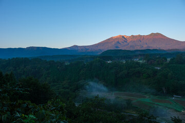 御嶽山の夜明け