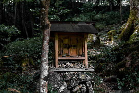 祠