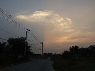 Photographs of the evening atmosphere after the sun sets. Creates a beautiful and romantic atmosphere.