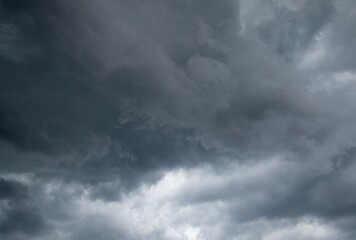 Obraz premium Thunder storm approaching Johannesburg in South Africa from the south side of the city 