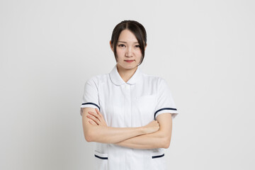 日本人の女性看護師