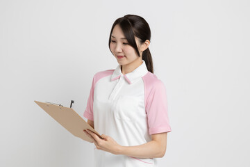 日本人の介護士