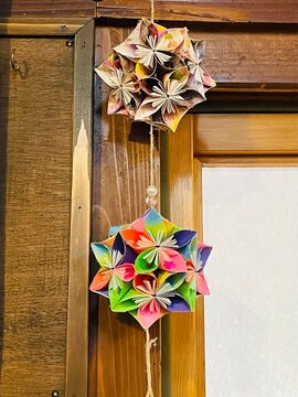 くす玉(折り紙)二つ