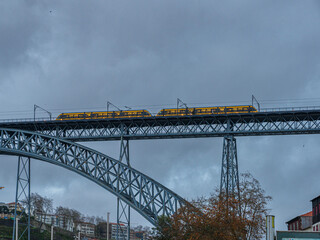 Obraz premium Detail of the Bridge of Don Luis I in Porto, Portugal.