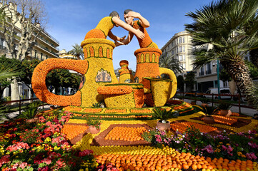 lutteurs , sculpture en agrume pendant la Fête du Citron - Menton