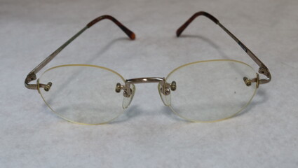 ツーポイントおしゃれなふちなしメガネ女性グラス近眼老眼遠視