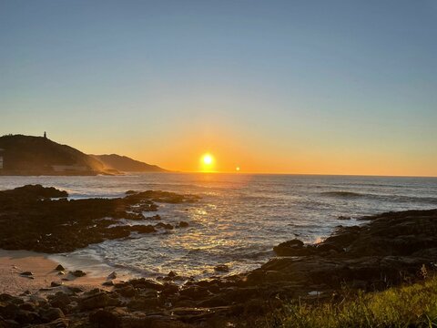 Amanecer en el litoral de Baiona, Galicia