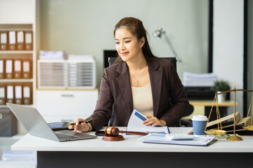 Lawyer and businessman or judge Consult with clients, legal and legal services.