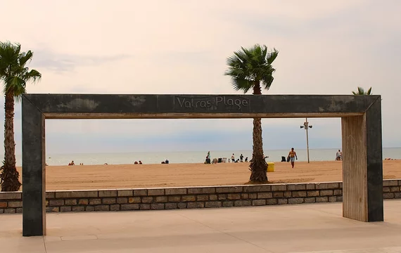 arche de valras plage occitanie