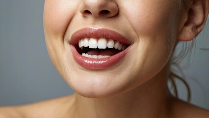 Fototapeta premium a_closeup_image_capturing_a_happy_woman_licki