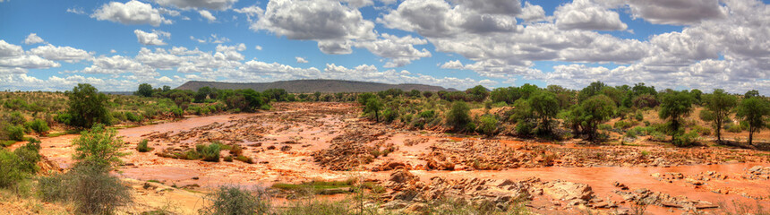 Landschaft im Tsavo/East Nationalpark bei Safari in Kenia Ostafrika