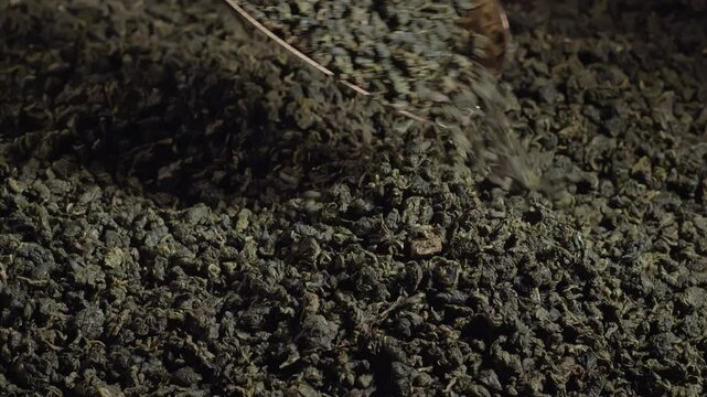 Pour dried tea leaves. Milk oolong. 
