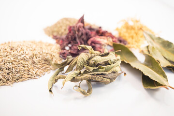 composition of medicinal plants , Aloysia citrodora, Cuminum cyminum, Hibiscus, Laurus nobilis,...
