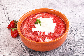 Strawberry soup with strachatella cheese