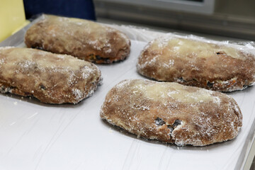 パティシエのキッチン、クリスマスの伝統菓子シュトーレン作り