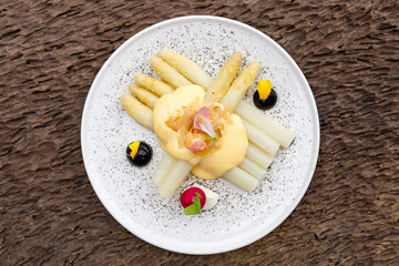 White Asparagus Mousseline Sauce