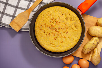  Omelette potatoes represents Spanish culture and is a dish much loved by the Spanish