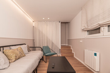 Sofa: It is the centre of attention. A comfortable and functional sofa is sought, which invites rest and conviviality