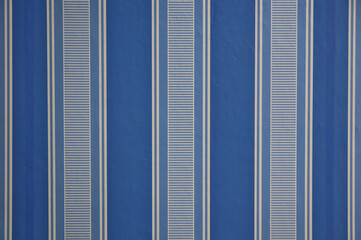 Blue and white striped wallpaper with Arafat pattern
