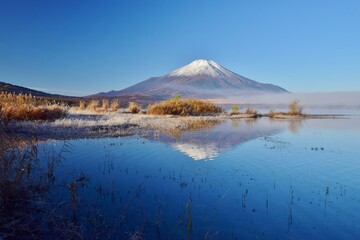 初冬の山中湖・富士山