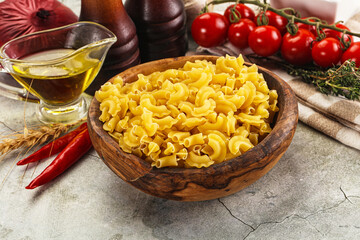 Raw dry Italian pasta Gallo
