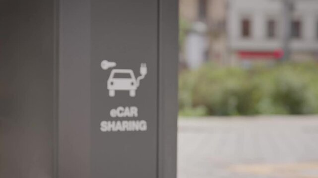 eCar Sharing-Lades&auml;ule &ndash; Nachhaltige Mobilit&auml;t und umweltfreundliche Ladeinfrastruktur f&uuml;r emissionsfreie Elektroautos in urbaner Umgebung