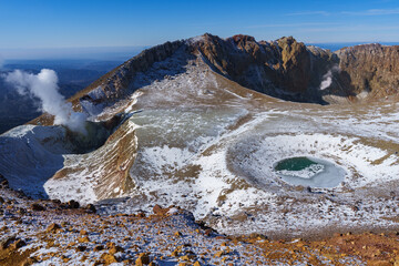 雌阿寒岳登山　青沼　初冬の絶景