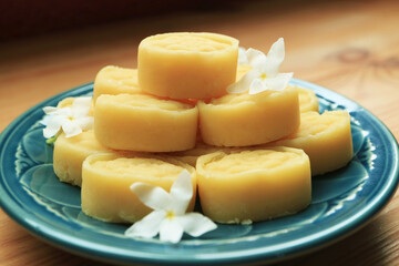 Khanom Tua Guan, Popular Thai Mung Bean Mold-pressed Soft Cookies