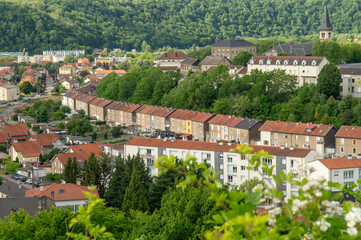 Fototapeta premium Vue générale de la petite ville de Joeuf en Meurthe et Moselle, ancien haut lieu de la sidérurgie connu pour ses forges. 