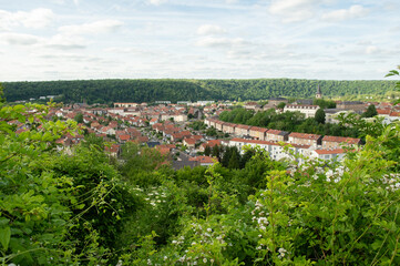 Fototapeta premium Vue générale de la petite ville de Joeuf en Meurthe et Moselle, ancien haut lieu de la sidérurgie connu pour ses forges. 