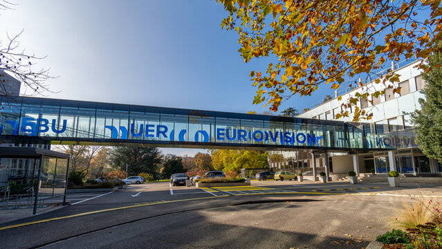 Le Grand-Saconnex, Suisse - 16 novembre 2024: Vue ext&eacute;rieure du si&egrave;ge de l&rsquo;Union europ&eacute;enne de radio-t&eacute;l&eacute;vision (UER ou EBU), organisation internationale  et association de radiodiffuseurs nationaux