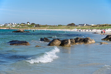 école de surf sur une plage du Finistère