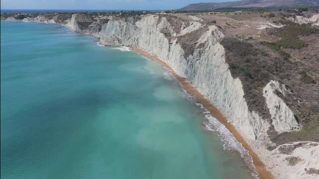 Scala dei turchi white cliffs and turquoise sea in realmonte, sicily