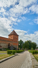 Ancient architecture. An old historical castle or estate. Historical and cultural value.